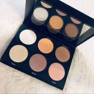 Bh cosmetics highlighter and contour palette